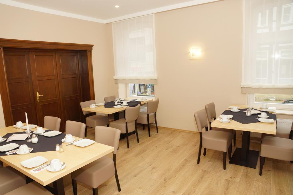 Hotel Deutsches Haus Blomberg  Ngoại thất bức ảnh