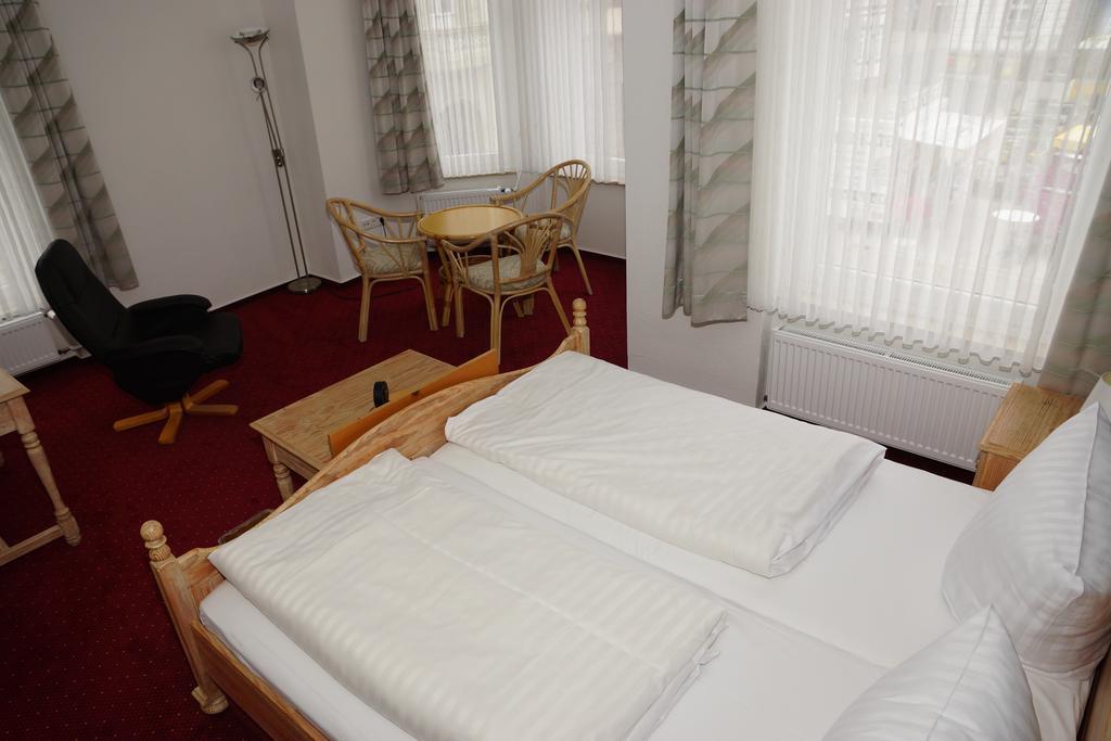 Hotel Deutsches Haus Blomberg  Ngoại thất bức ảnh
