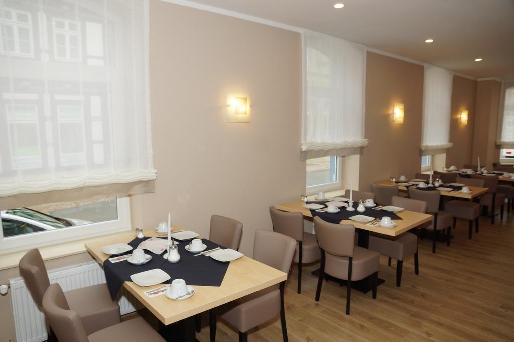 Hotel Deutsches Haus Blomberg  Ngoại thất bức ảnh