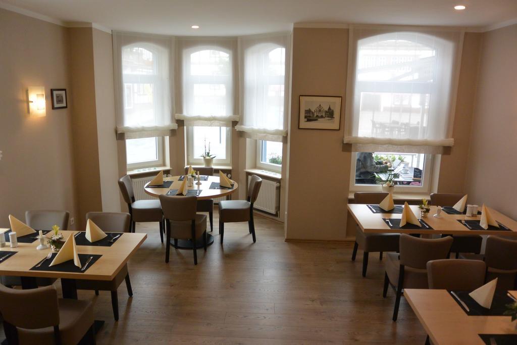 Hotel Deutsches Haus Blomberg  Ngoại thất bức ảnh