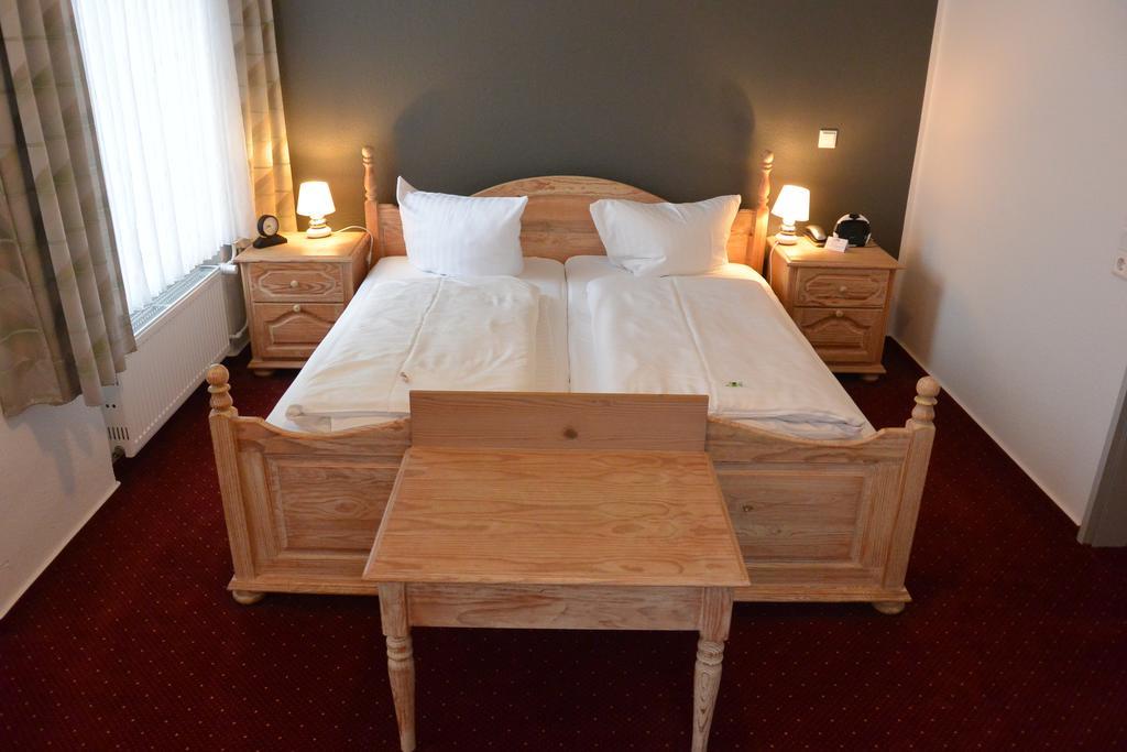 Hotel Deutsches Haus Blomberg  Ngoại thất bức ảnh